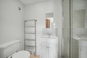 En Suite- click for photo gallery